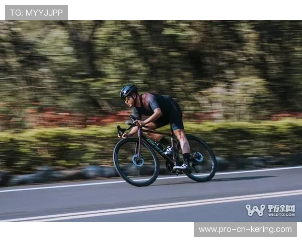 自行车极限弯道秀技术：突破极限，点燃骑行激情
